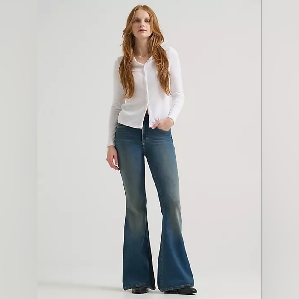 Lee women's high rise ever fit flare jeans Sz Large Long NWT